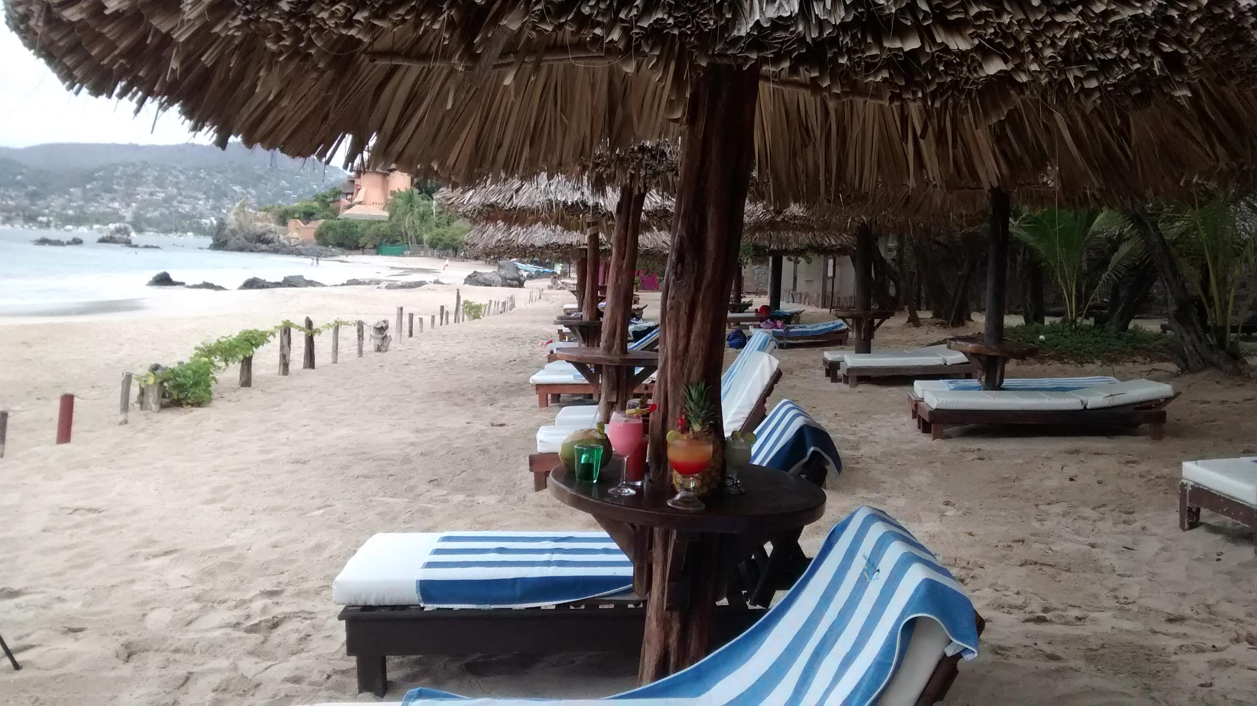Hotel Catalina Beach Resort ซีฮัวตาเนโค ภายนอก รูปภาพ