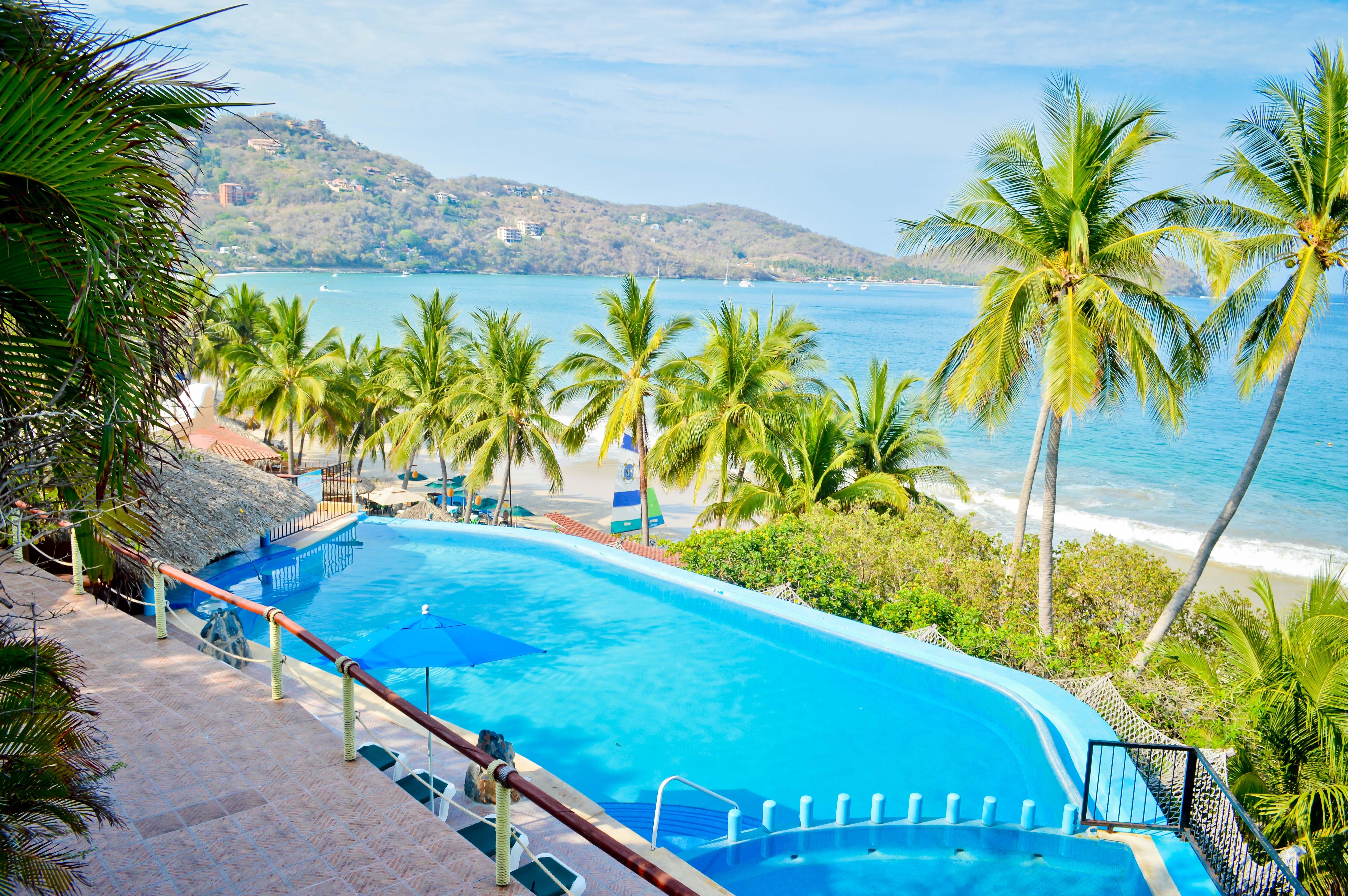 Hotel Catalina Beach Resort ซีฮัวตาเนโค ภายนอก รูปภาพ