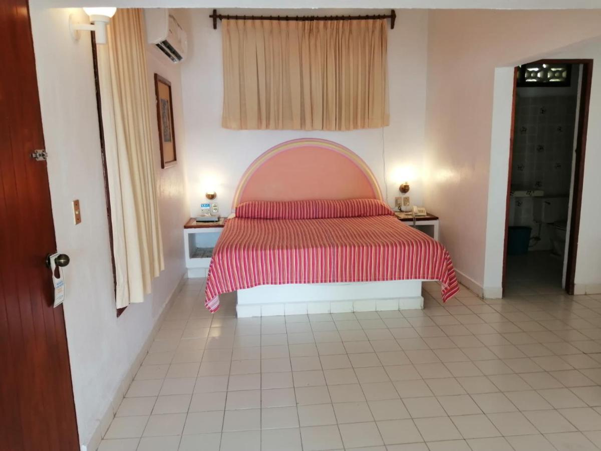 Hotel Catalina Beach Resort ซีฮัวตาเนโค ภายนอก รูปภาพ